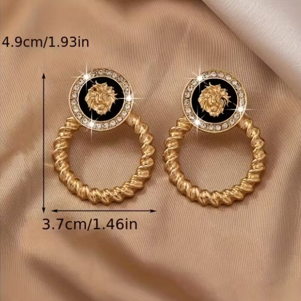 Golden lions head enamel rhinestone circle stud earrings NEW - Picture 3 of 3
